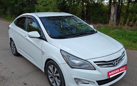 Hyundai Solaris II рестайлинг, 2015 год, 990 000 рублей, 2 фотография