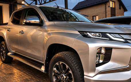 Mitsubishi L200 IV рестайлинг, 2022 год, 3 900 000 рублей, 2 фотография