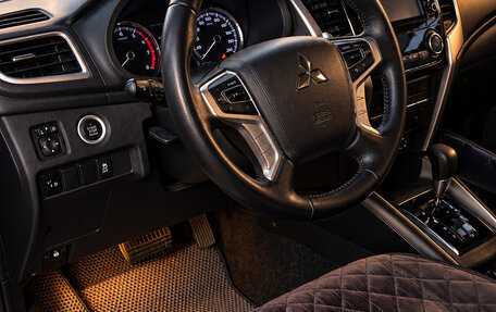 Mitsubishi L200 IV рестайлинг, 2022 год, 3 900 000 рублей, 4 фотография