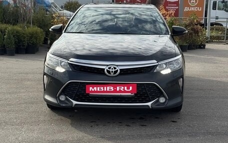 Toyota Camry, 2017 год, 2 000 000 рублей, 2 фотография