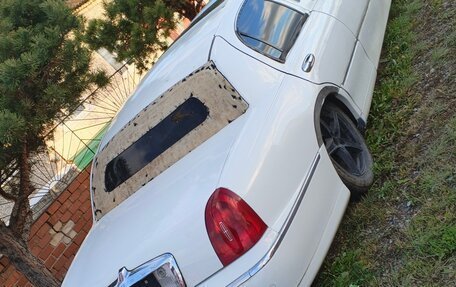 Lincoln Town Car III рестайлинг, 1998 год, 285 000 рублей, 4 фотография