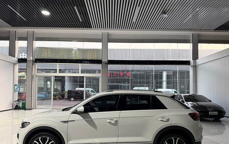 Volkswagen T-Roc I, 2022 год, 2 069 000 рублей, 5 фотография