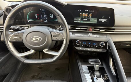 Hyundai Elantra, 2023 год, 2 155 000 рублей, 9 фотография