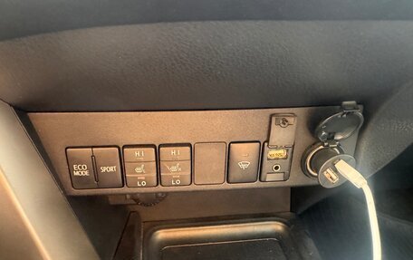 Toyota RAV4, 2014 год, 2 300 000 рублей, 8 фотография