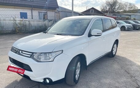 Mitsubishi Outlander III рестайлинг 3, 2013 год, 1 190 000 рублей, 2 фотография