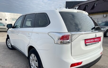 Mitsubishi Outlander III рестайлинг 3, 2013 год, 1 190 000 рублей, 6 фотография
