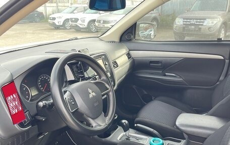 Mitsubishi Outlander III рестайлинг 3, 2013 год, 1 190 000 рублей, 10 фотография