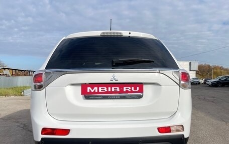 Mitsubishi Outlander III рестайлинг 3, 2013 год, 1 190 000 рублей, 5 фотография