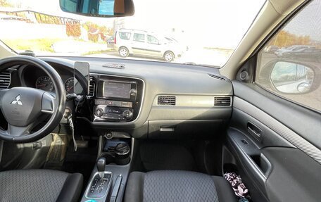 Mitsubishi Outlander III рестайлинг 3, 2013 год, 1 190 000 рублей, 13 фотография