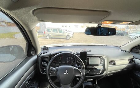 Mitsubishi Outlander III рестайлинг 3, 2013 год, 1 190 000 рублей, 14 фотография