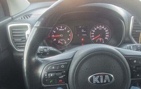 KIA Sportage IV рестайлинг, 2018 год, 1 900 000 рублей, 5 фотография
