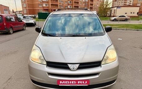 Toyota Sienna II рестайлинг, 2004 год, 1 285 000 рублей, 2 фотография