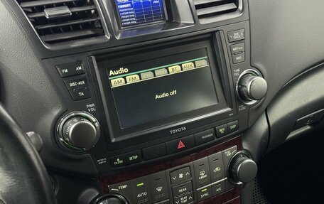 Toyota Highlander III, 2011 год, 2 225 000 рублей, 19 фотография