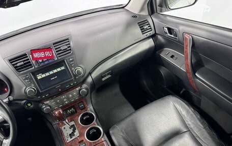 Toyota Highlander III, 2011 год, 2 225 000 рублей, 17 фотография