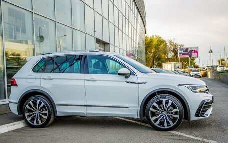 Volkswagen Tiguan II, 2021 год, 3 948 000 рублей, 5 фотография