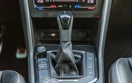 Volkswagen Tiguan II, 2021 год, 3 948 000 рублей, 23 фотография