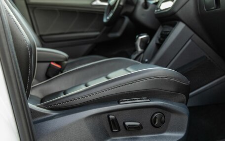 Volkswagen Tiguan II, 2021 год, 3 948 000 рублей, 37 фотография