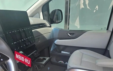 Hyundai Staria, 2025 год, 6 500 000 рублей, 14 фотография