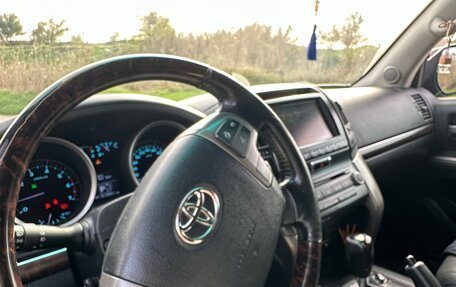 Toyota Land Cruiser 200, 2010 год, 3 300 000 рублей, 7 фотография