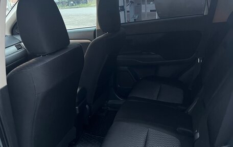 Mitsubishi Outlander III рестайлинг 3, 2014 год, 1 500 000 рублей, 7 фотография