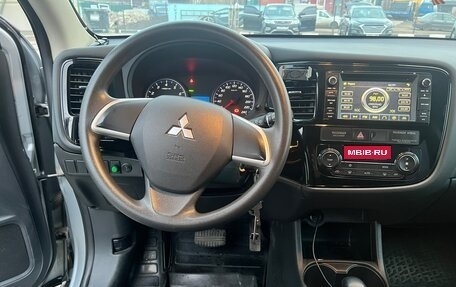 Mitsubishi Outlander III рестайлинг 3, 2014 год, 1 500 000 рублей, 5 фотография