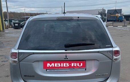 Mitsubishi Outlander III рестайлинг 3, 2014 год, 1 500 000 рублей, 4 фотография