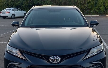 Toyota Camry, 2021 год, 2 290 000 рублей, 1 фотография