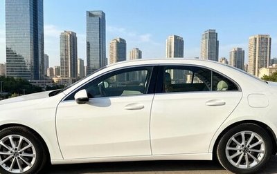 Mercedes-Benz A-Класс, 2019 год, 2 700 000 рублей, 1 фотография