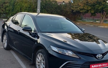 Toyota Camry, 2021 год, 2 290 000 рублей, 2 фотография
