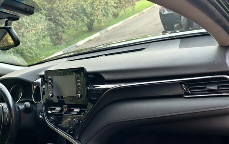 Toyota Camry, 2021 год, 2 290 000 рублей, 7 фотография