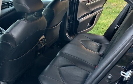 Toyota Camry, 2021 год, 2 290 000 рублей, 11 фотография