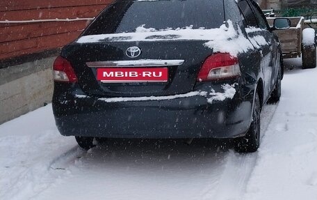 Toyota Belta, 2005 год, 450 000 рублей, 3 фотография