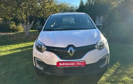 Renault Kaptur I рестайлинг, 2018 год, 1 450 000 рублей, 2 фотография