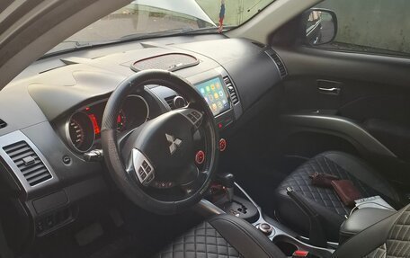 Mitsubishi Outlander III рестайлинг 3, 2007 год, 830 000 рублей, 7 фотография