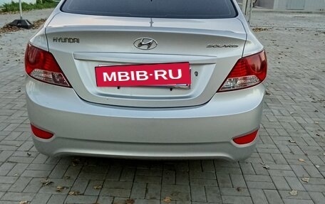 Hyundai Solaris II рестайлинг, 2011 год, 700 000 рублей, 6 фотография