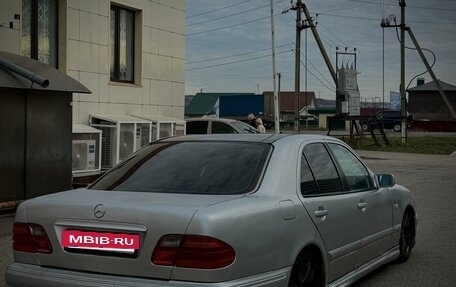 Mercedes-Benz E-Класс, 1996 год, 299 000 рублей, 4 фотография