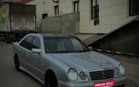 Mercedes-Benz E-Класс, 1996 год, 299 000 рублей, 6 фотография