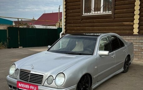 Mercedes-Benz E-Класс, 1996 год, 299 000 рублей, 9 фотография