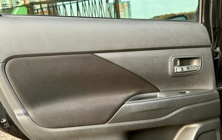 Mitsubishi Outlander III рестайлинг 3, 2014 год, 1 249 000 рублей, 13 фотография