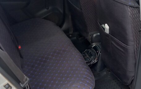 Hyundai Solaris II рестайлинг, 2011 год, 700 000 рублей, 5 фотография