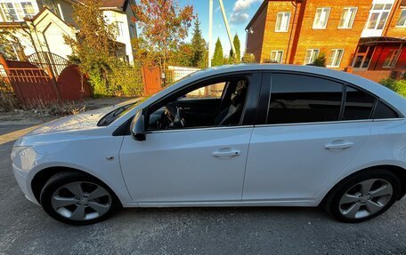 Chevrolet Cruze II, 2010 год, 730 000 рублей, 4 фотография
