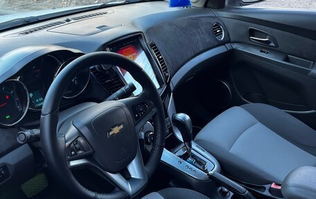 Chevrolet Cruze II, 2010 год, 730 000 рублей, 6 фотография