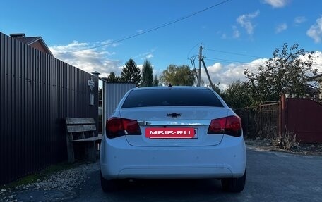 Chevrolet Cruze II, 2010 год, 730 000 рублей, 2 фотография