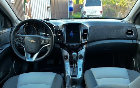 Chevrolet Cruze II, 2010 год, 730 000 рублей, 9 фотография