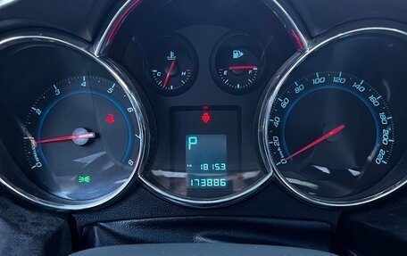 Chevrolet Cruze II, 2010 год, 730 000 рублей, 10 фотография