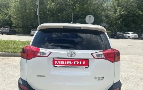 Toyota RAV4, 2013 год, 1 700 000 рублей, 9 фотография