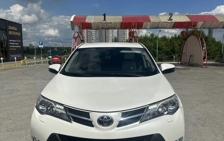 Toyota RAV4, 2013 год, 1 700 000 рублей, 10 фотография