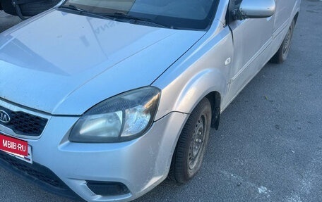 KIA Rio II, 2011 год, 250 000 рублей, 3 фотография