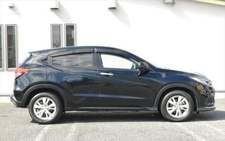 Honda Vezel, 2018 год, 1 350 000 рублей, 3 фотография