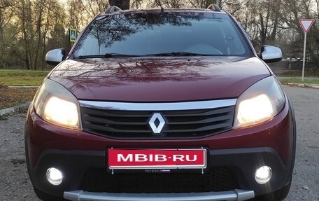 Renault Sandero I, 2013 год, 749 000 рублей, 1 фотография